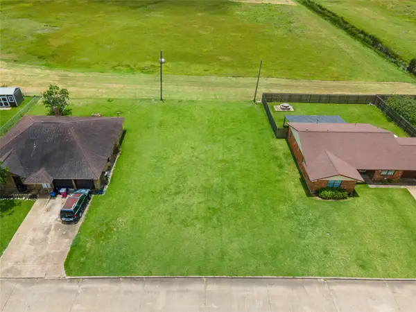 415 W 9th Street, Freeport, TX 77541
