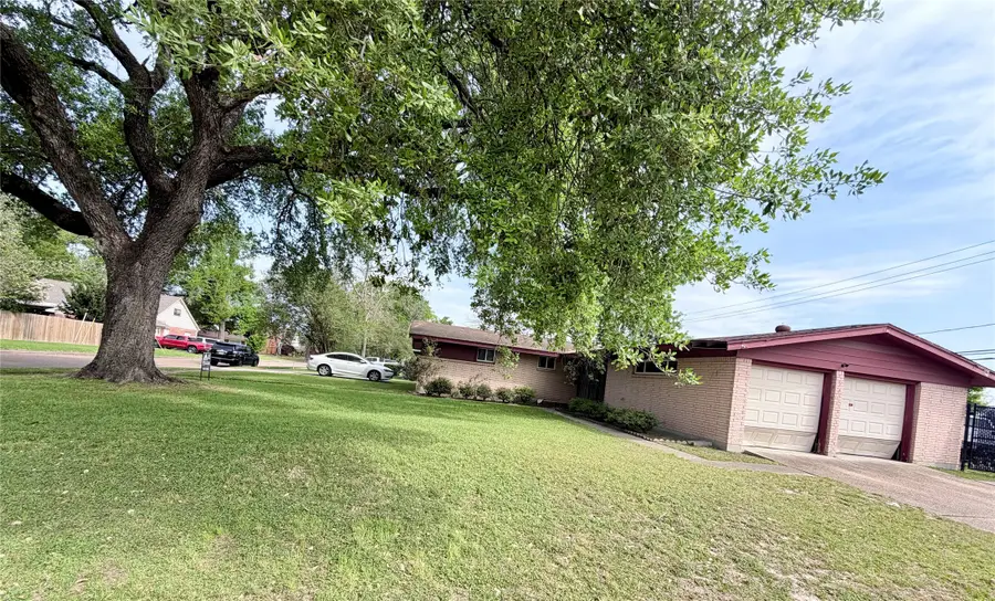 9202 Sunnywood Drive, Houston, TX 77088 - #2