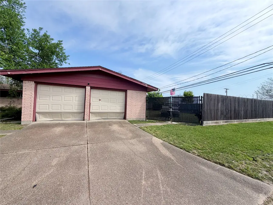 9202 Sunnywood Drive, Houston, TX 77088 - #3
