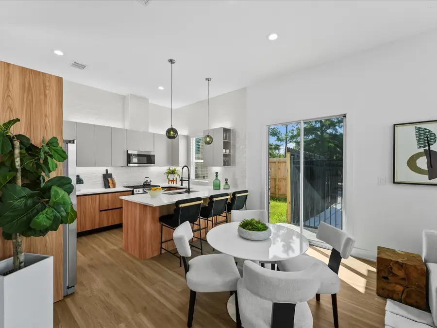 2582 W Tidwell Road, Houston, TX 77091 - Image #2