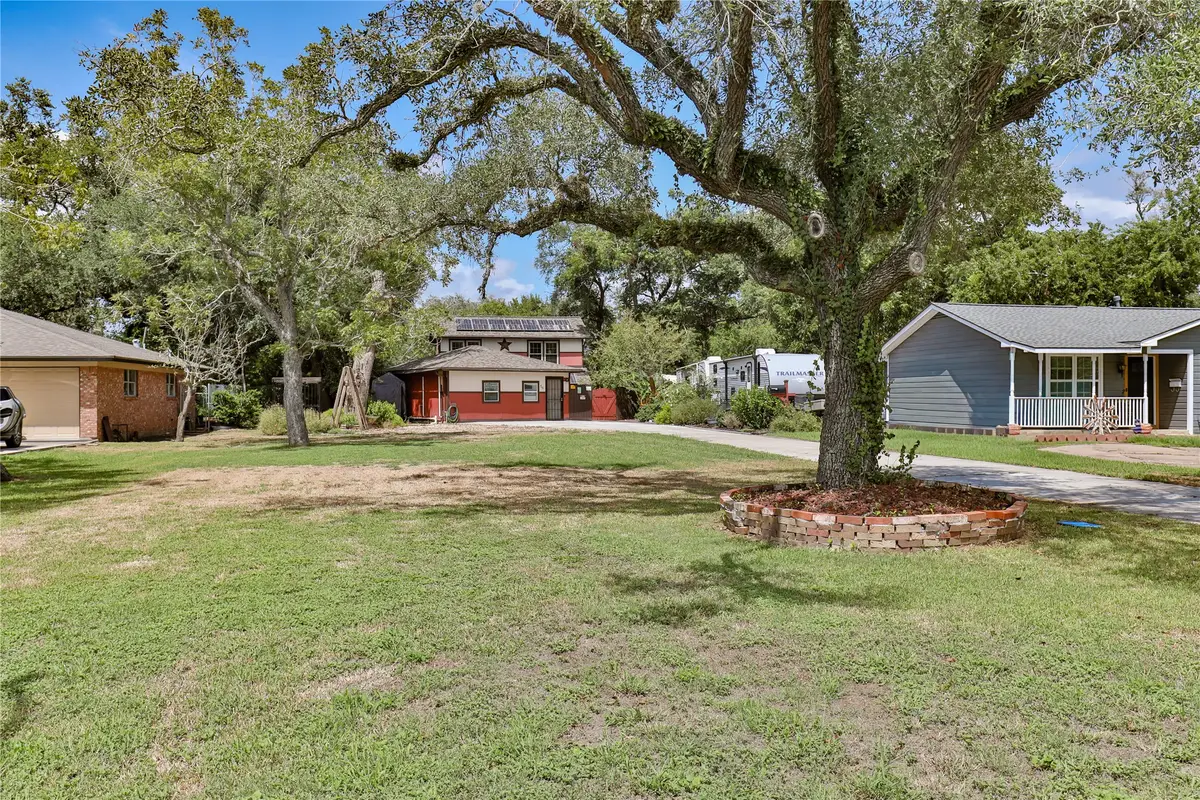 56 Leeder Court, Lake Jackson, TX 77566 - #1