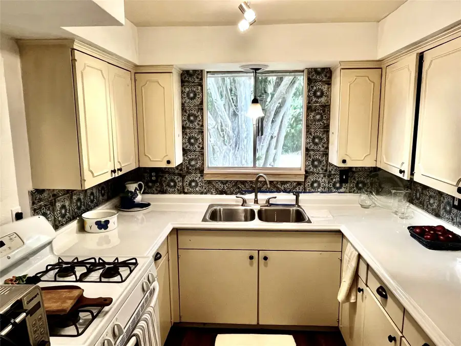 5774 Greencraig Drive, Houston, TX 77035 - Image #2