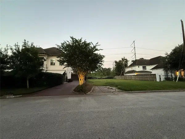 20 Hackberry Lane, Houston, TX 77027