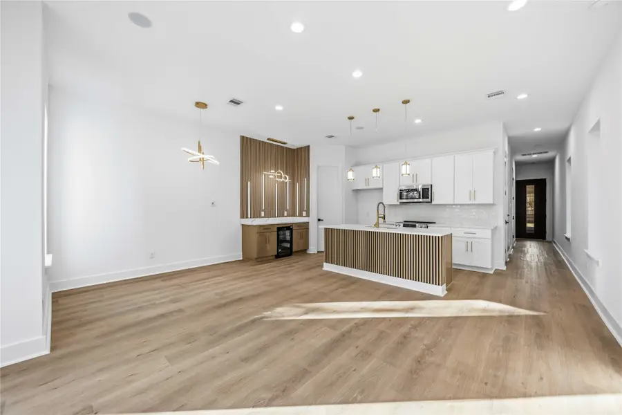 5903 Willow Glen Drive, Houston, TX 77033 - Image #3