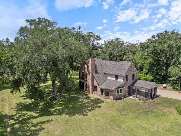 1751 Private Road 648 Street, Sargent, TX 77414