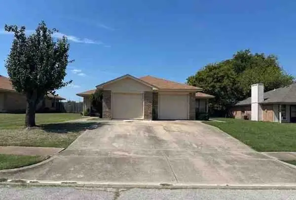 808 White Rock Street, Saginaw, TX 76179