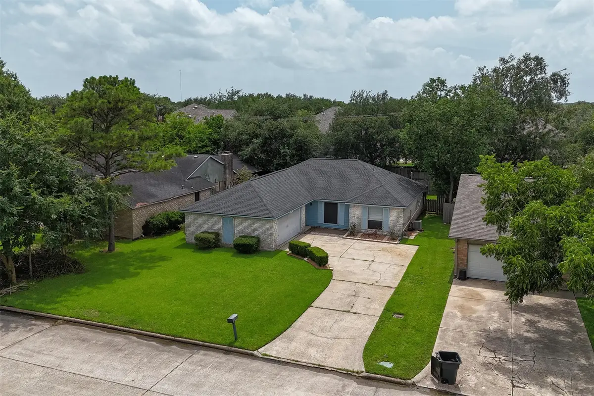 523 White Wing Court, Dickinson, TX 77539 - Image #1