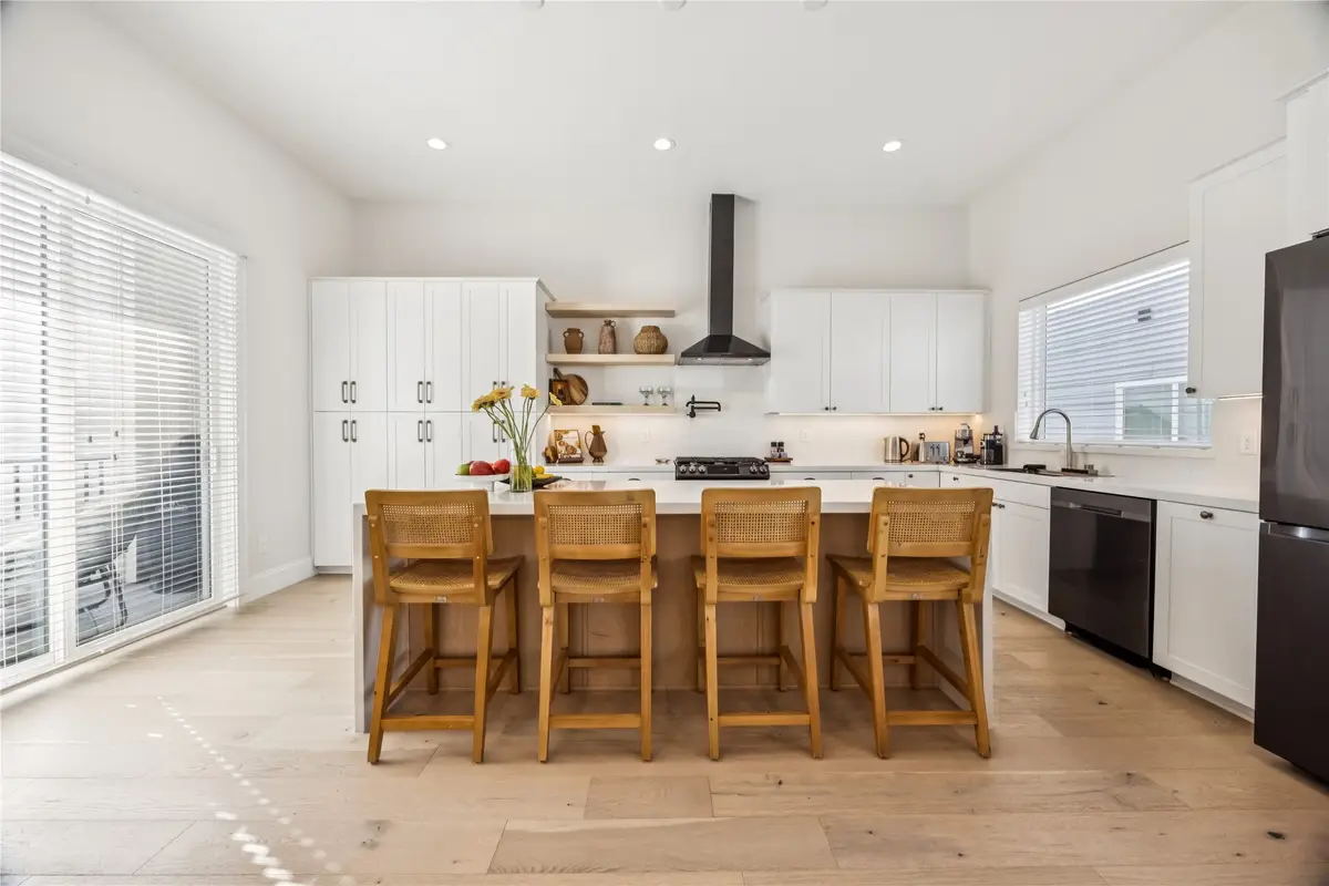 1127 W 16th Street #C, Houston, TX 77008 - Image #1