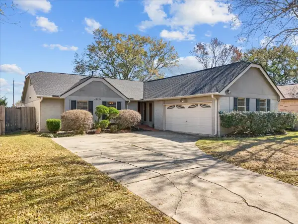 15211 Woodhorn Drive, Houston, TX 77062