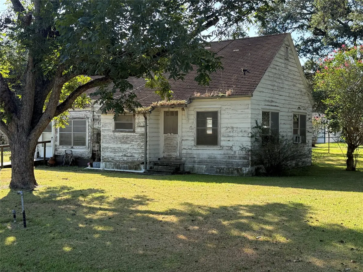 303 5th Street, Louise, TX 77455 - #1