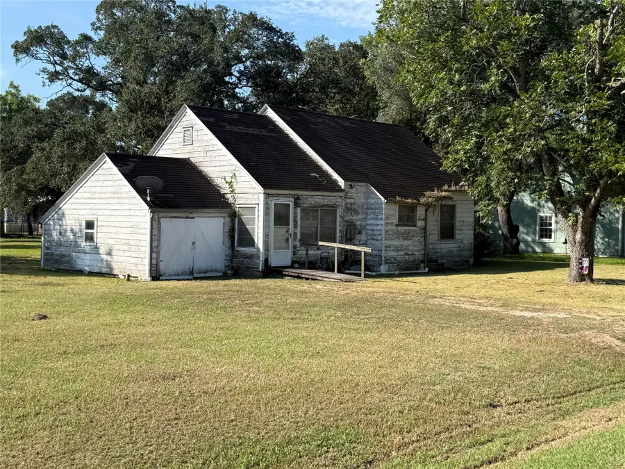 303 5th Street, Louise, TX 77455 - #2