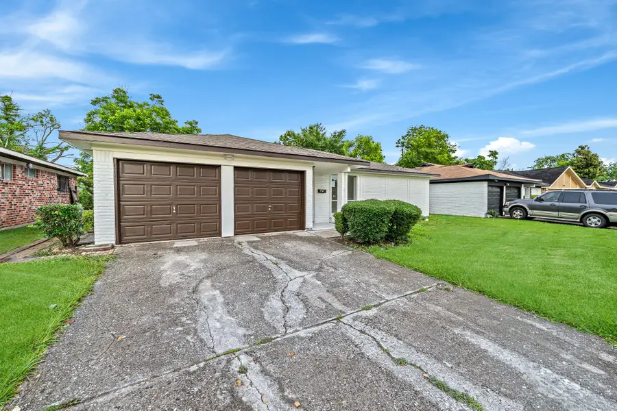 11823 S Willow Circle, Houston, TX 77071 - #2