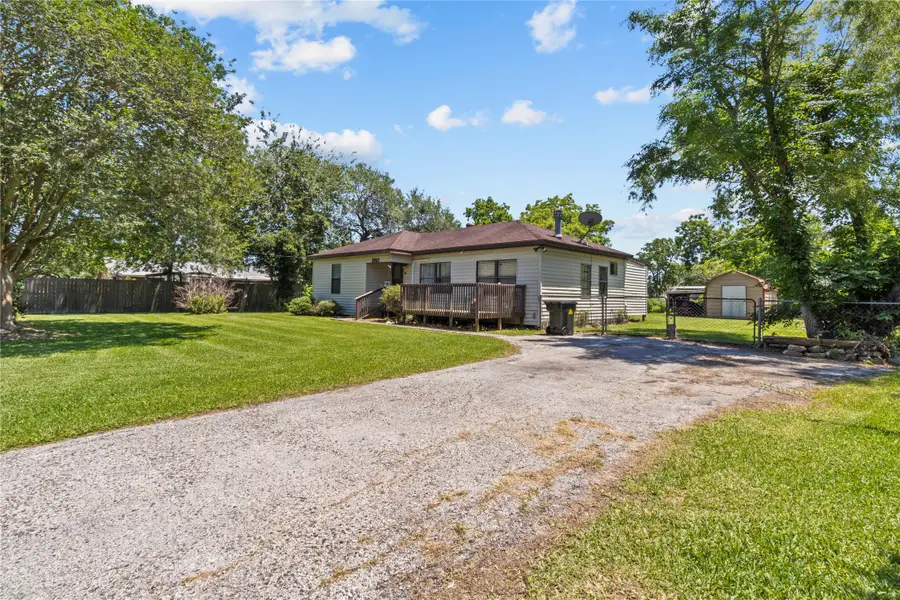 2813 Avenue H, San Leon, TX 77539 - #2