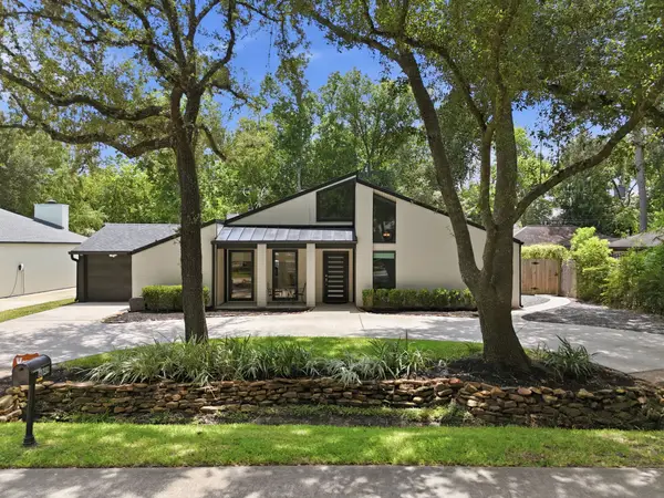 8849 Larston Street, Spring Valley Village, TX 77055