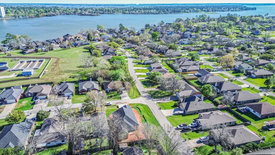 10703 Hillside Drive, Montgomery, TX 77356 - #2