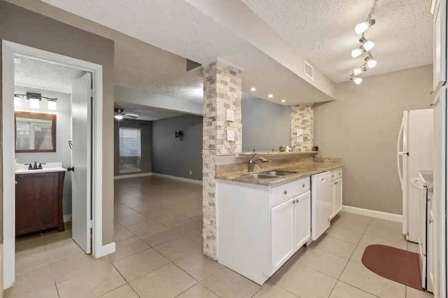6111 Beverly Hill Street #50, Houston, TX 77057 - #3