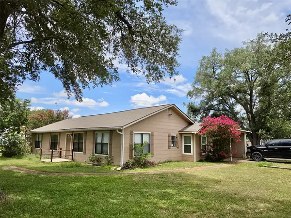 307 5th St Street, Sutherland Springs, TX 78161