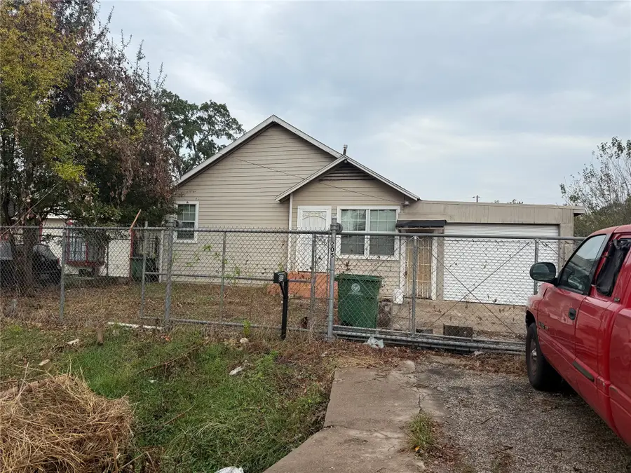 205 Caplin Street, Houston, TX 77022 - Image #2