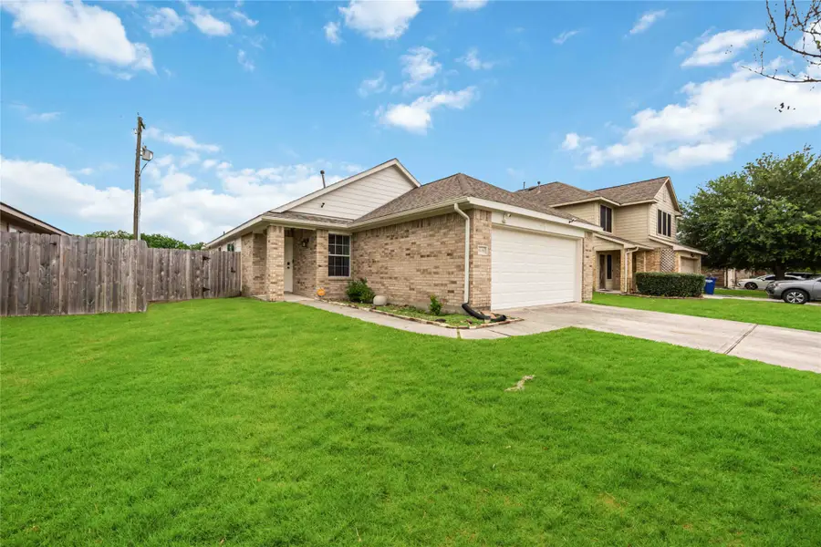 8426 Bay Run Avenue, Baytown, TX 77521 - #3