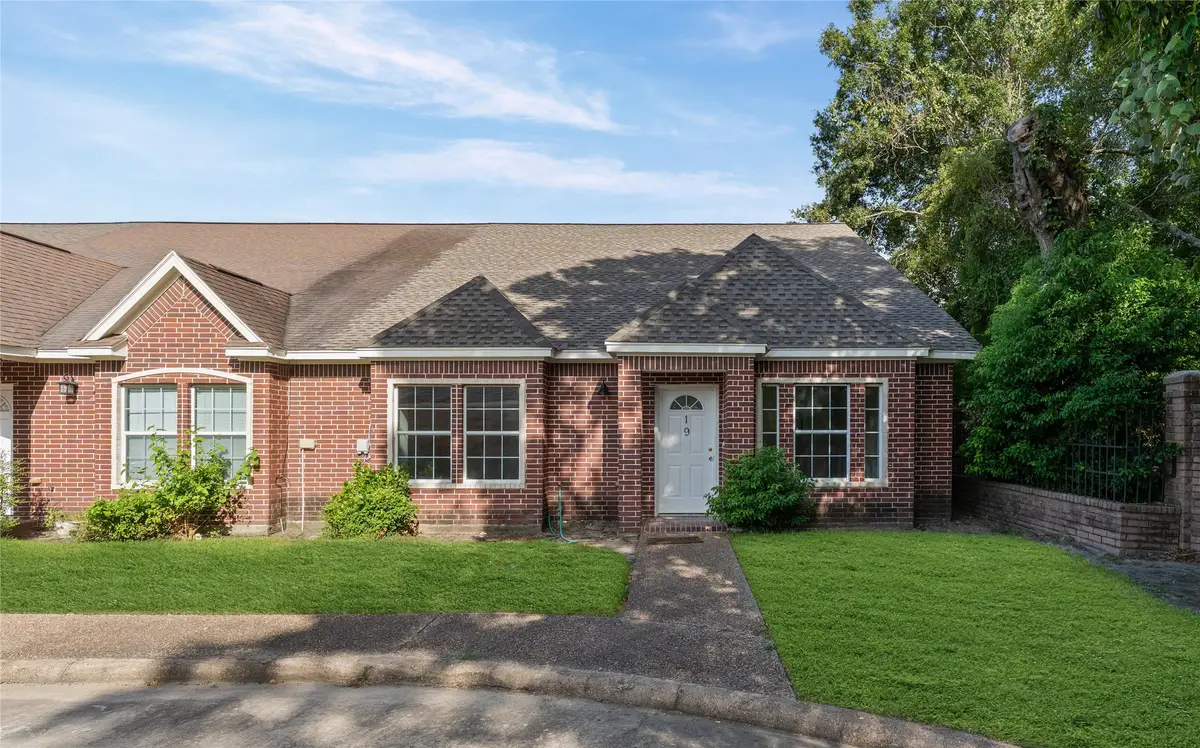 1310 E James Street #19, Baytown, TX 77520 - #1