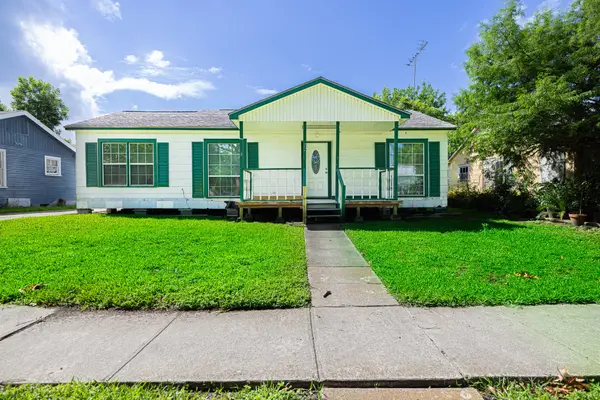 2206 Alabama Street, Baytown, TX 77520