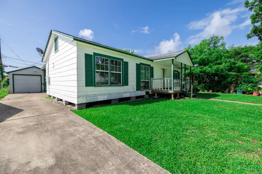 2206 Alabama Street, Baytown, TX 77520 - #2