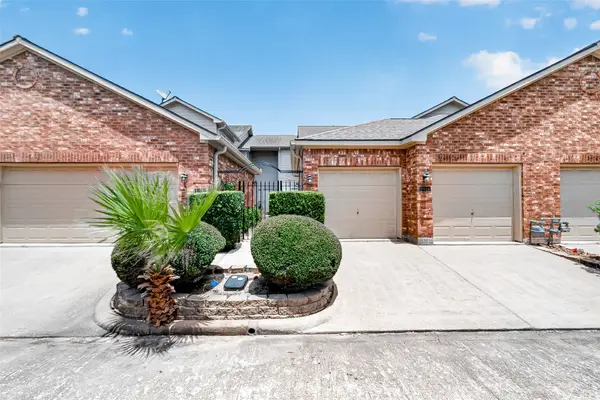 2034 Glencove Drive, Seabrook, TX 77586