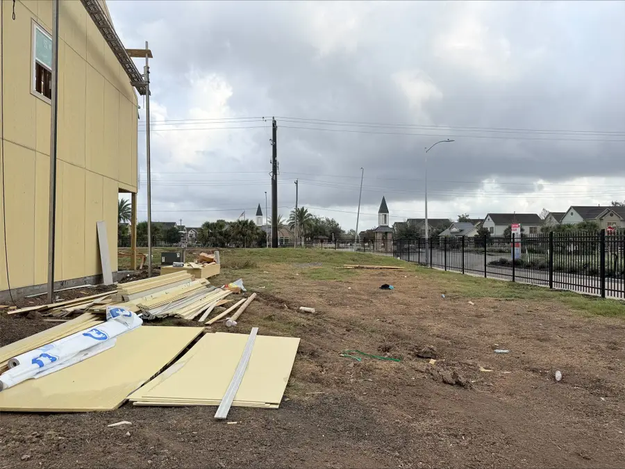 11409 Lucky Falls Drive, Houston, TX 77047 - Image #2