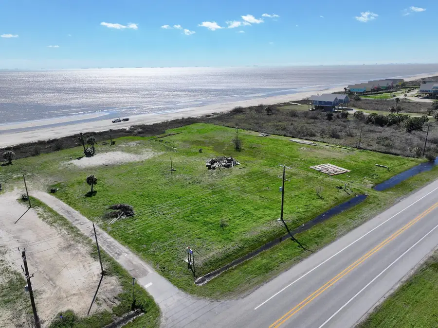 1222 Highway 87 Highway, Gilchrist, TX 77617 - #2