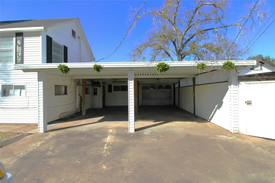 401 E 5th St, Sweeny, TX 77480 - Image #2