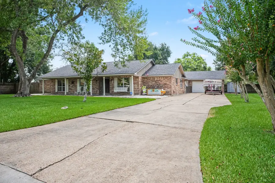 4318 Meadow Glenn Drive, Dickinson, TX 77539 - #3