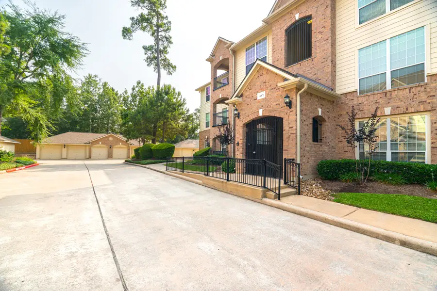 6607 Lake Woodlands Drive #312, The Woodlands, TX 77382 - #2