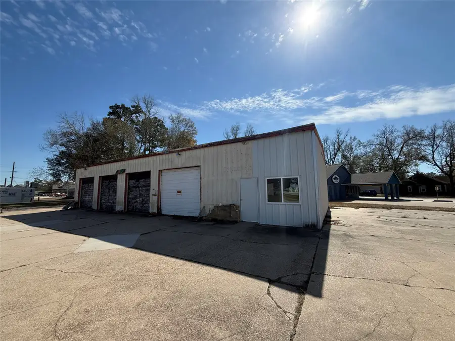 500 E Houston Street, Cleveland, TX 77327 - #2