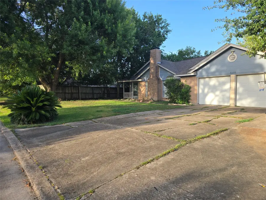 5205 Winding Brook Drive, Dickinson, TX 77539 - #2