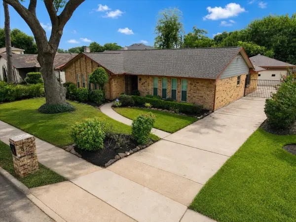 950 W Donovan Street, Houston, TX 77091