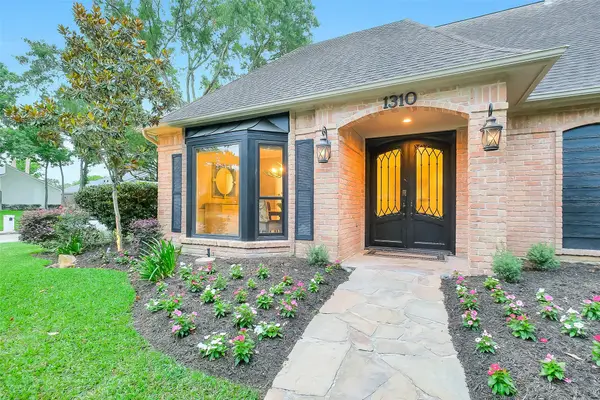 1310 Devon Glen Drive, Houston, TX 77077