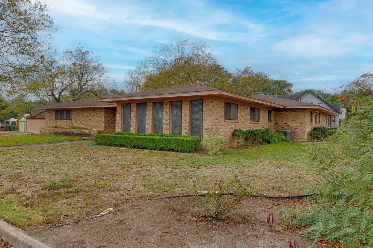 701 Herder Avenue, Schulenburg, TX 78956 - Image #1