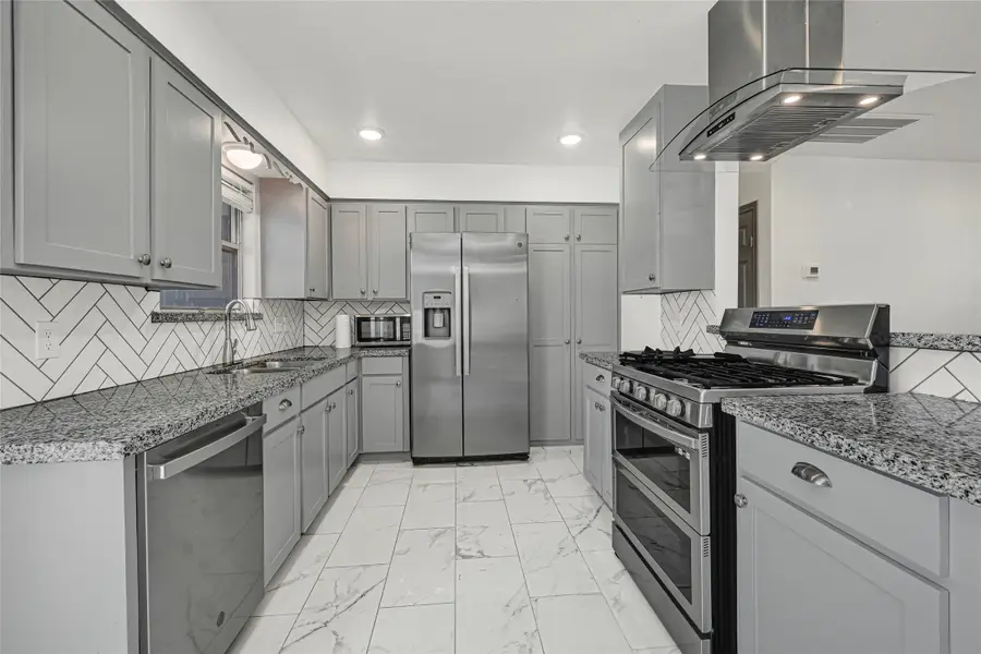 209 W 6th Street, Deer Park, TX 77536 - #3