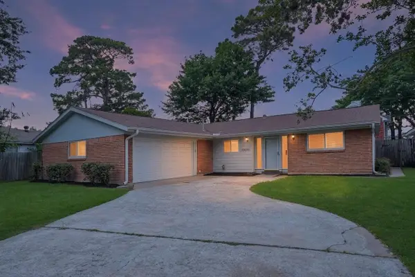 10010 Westview Drive, Houston, TX 77055