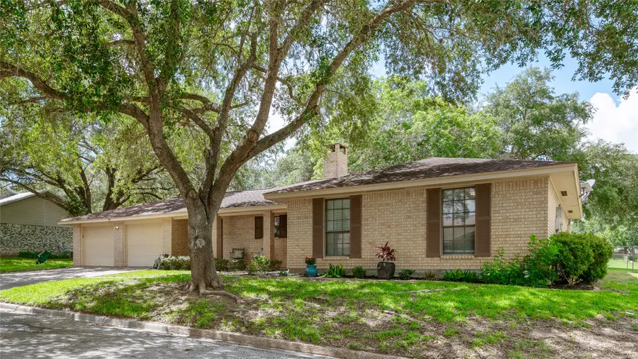 113 Suffolk Lane, Hallettsville, TX 77964 - #2