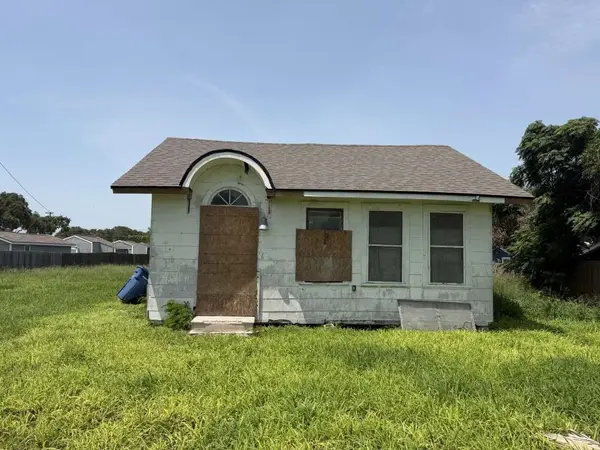 436 Lakeside Drive, Corpus Christi, TX 78418