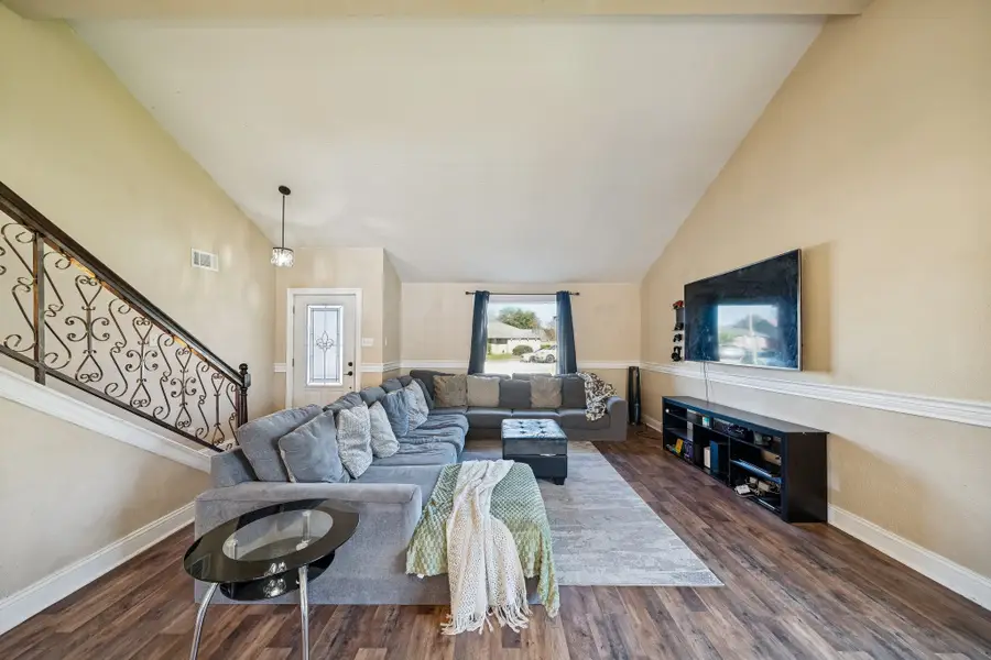 3311 Walhalla Drive, Houston, TX 77066 - Image #3