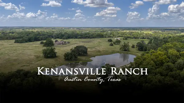 12412 E Ueckert Road, Bellville, TX 77418