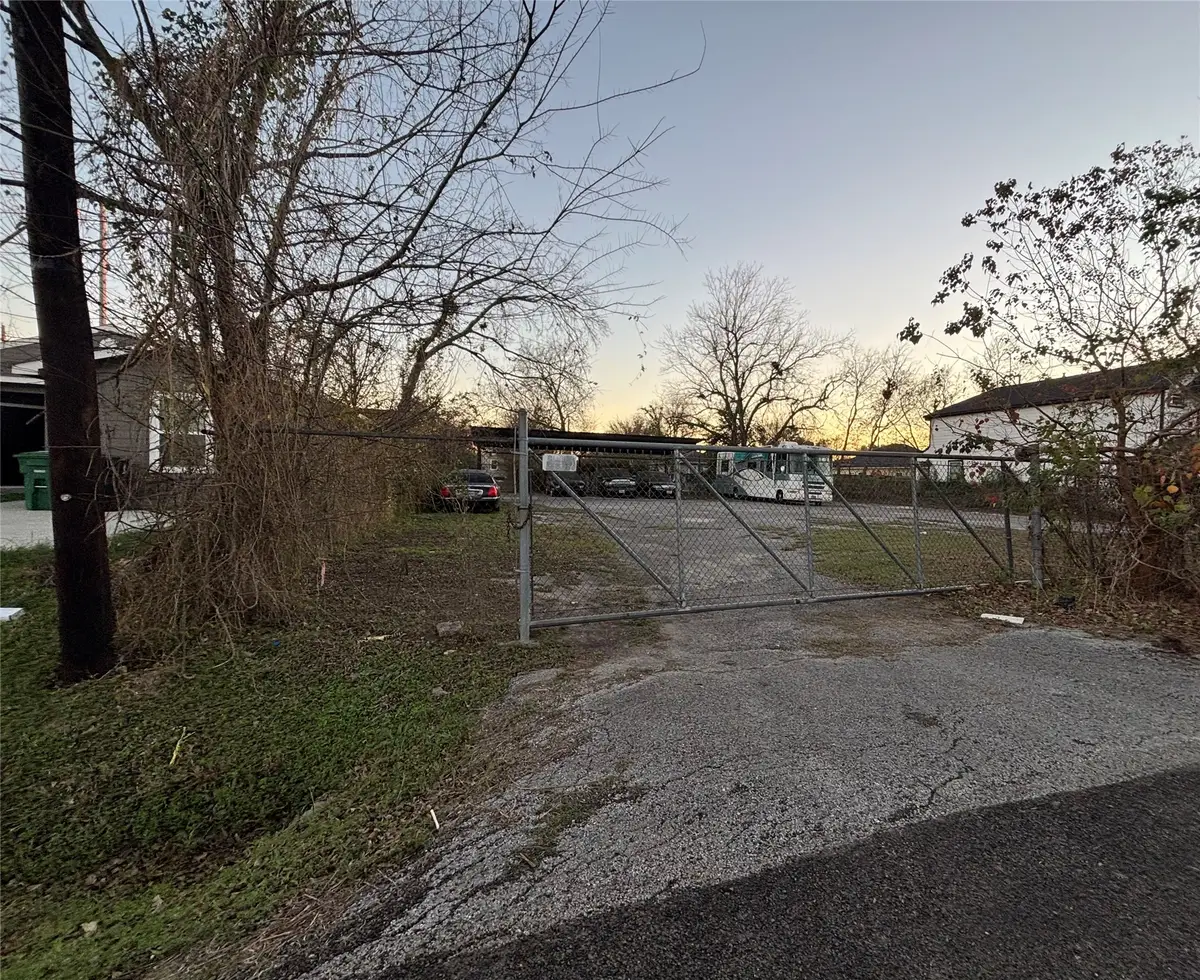 334 Connecticut Street, Houston, TX 77029 - Image #1