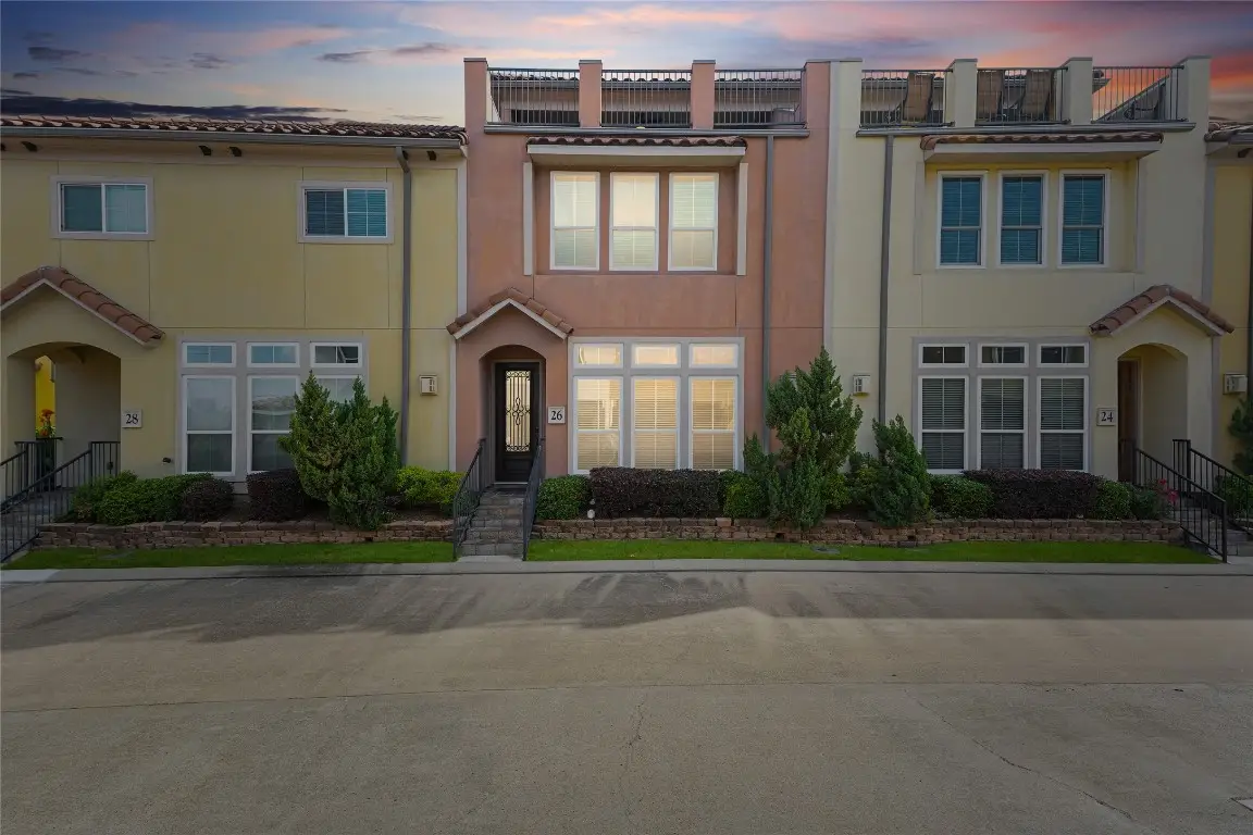 26 W Oaks Drive, Houston, TX 77058 - #1
