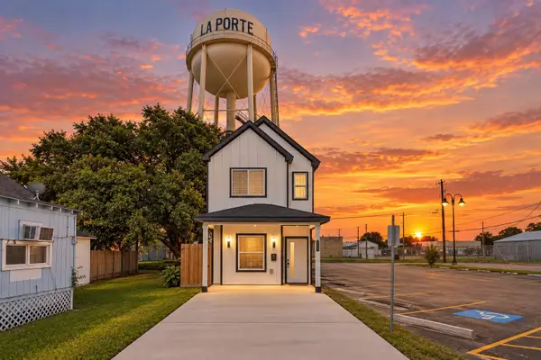 116 S 3rd Street, La Porte, TX 77571