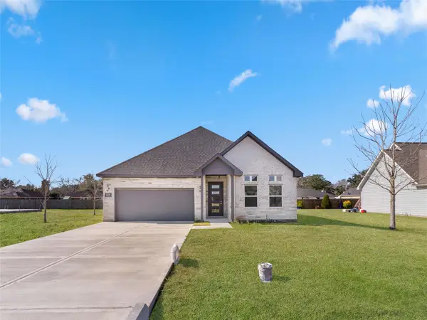 209 Silverleaf Street, Sweeny, TX 77480