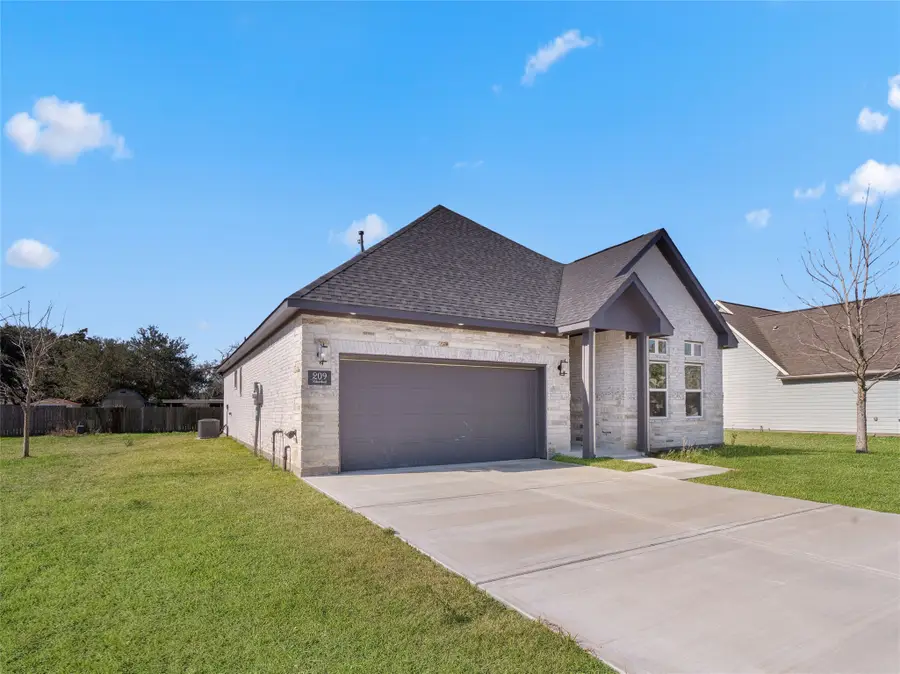 209 Silverleaf Street, Sweeny, TX 77480 - #2