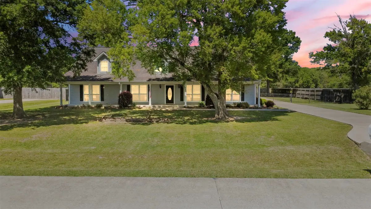 162 Bay Oak, Anahuac, TX 77514 - #1