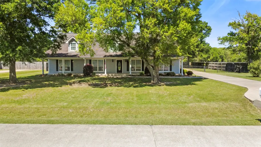 162 Bay Oak, Anahuac, TX 77514 - #2